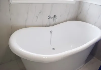 Free standing bath